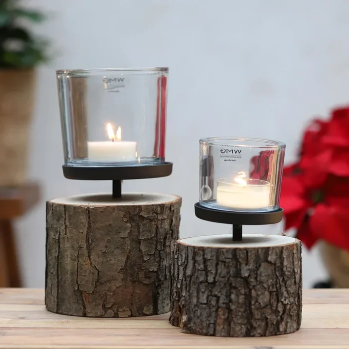 Windlicht aus Glas auf Eiche